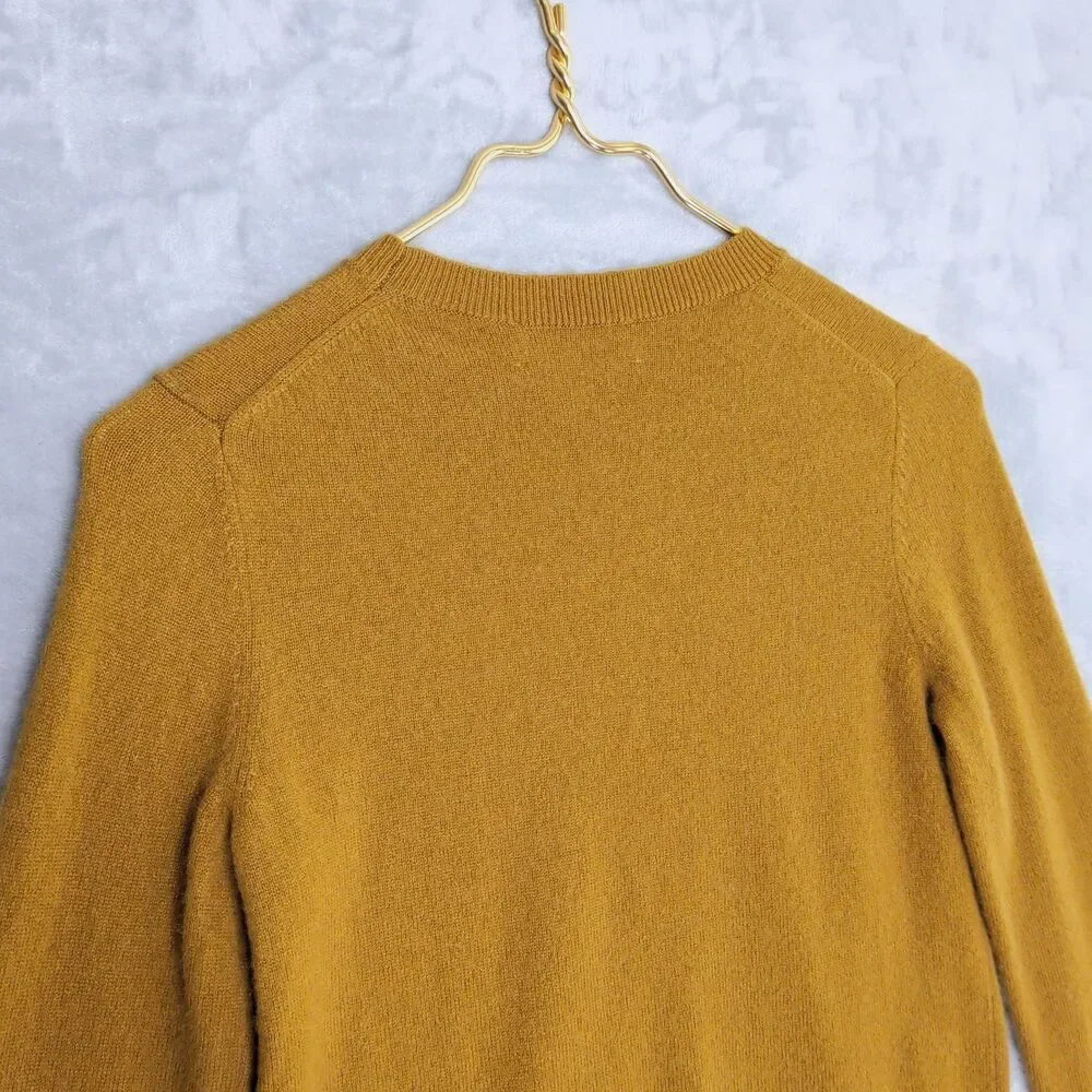 NORDSTROM Golden Yellow Cashmere Sweater Size XS Crew Neck Quiet Luxury Preppy